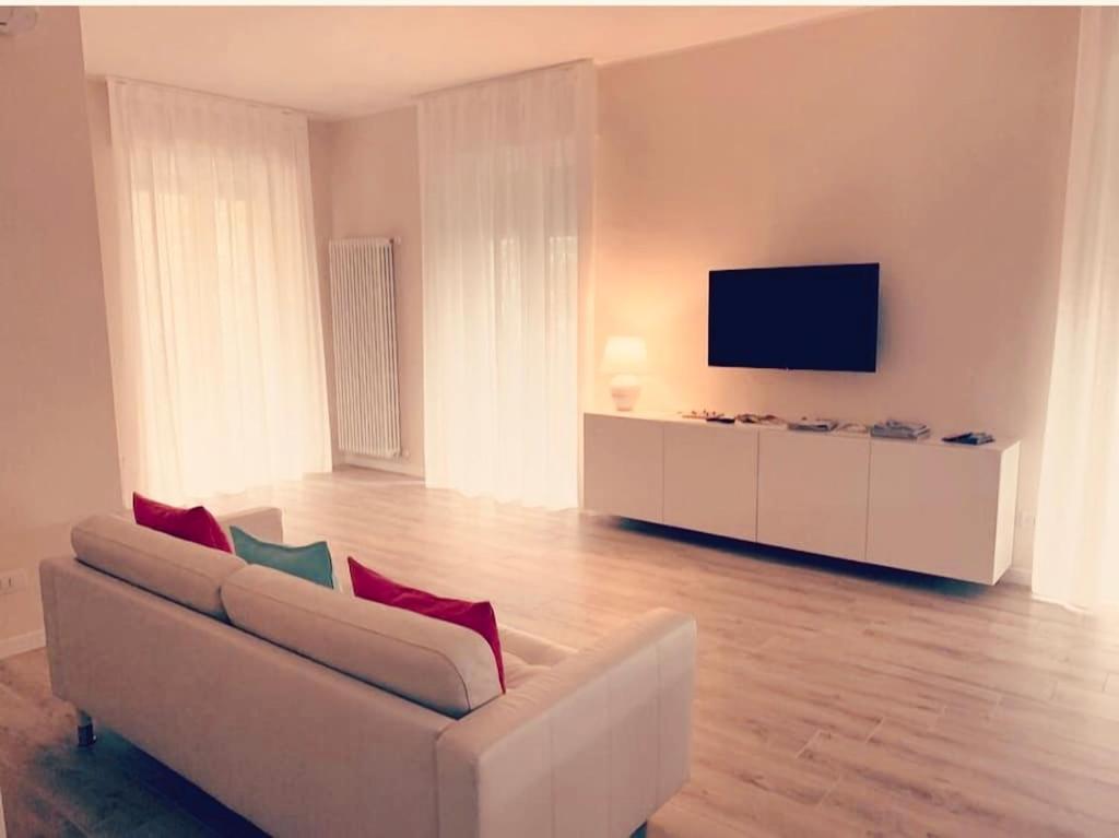 Elsa Apartment เวโรนา ภายนอก รูปภาพ